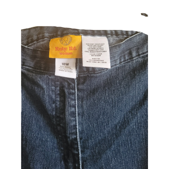 Ruby Red Womens Jeans Size 18 with Stretch Side Waistband - Picture 4 of 4